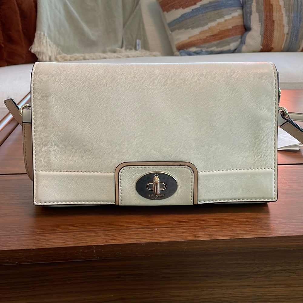 White Kate spade crossbody turn lock flap bag